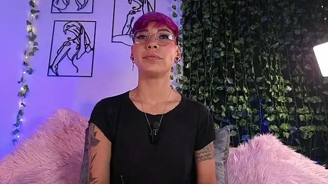 Snapshot of MiaMorgan_ chatting on October 2025 01:42:01 PM MiaMorgan online show from October 2025 01:42:01 PM