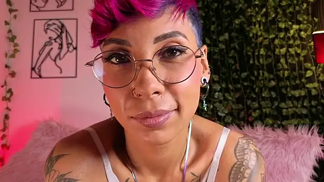 Snapshot of MiaMorgan_ chatting on October 2025 02:07:01 PM MiaMorgan online show from October 2025 02:07:01 PM