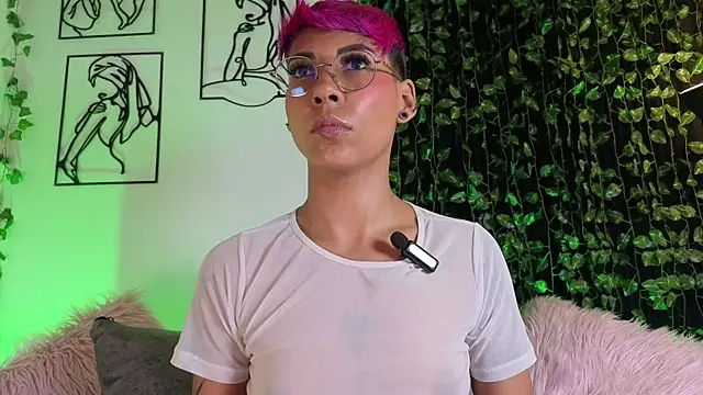 Snapshot of MiaMorgan_ chatting on October 2025 01:02:02 PM MiaMorgan online show from October 2025 01:02:02 PM