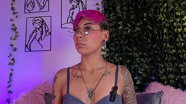 Snapshot of MiaMorgan_ chatting on November 2025 01:44:02 PM MiaMorgan online show from November 2025 01:44:02 PM