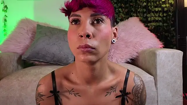 Snapshot of MiaMorgan_ chatting on November 2025 02:28:01 PM MiaMorgan online show from November 2025 02:28:01 PM