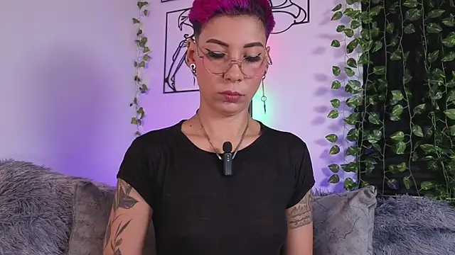 Snapshot of MiaMorgan_ chatting on December 2025 12:58:02 PM MiaMorgan online show from December 2025 12:58:02 PM