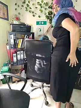 Snapshot of NAJWA-ARAB chatting on March 2025 02:40:01 PM NAJWA-ARAB online show from March 2025 02:40:01 PM