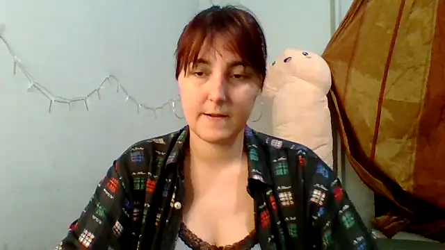 Snapshot of MiaStika chatting on September 2025 04:12:02 PM MiaStika online show from September 2025 04:12:02 PM