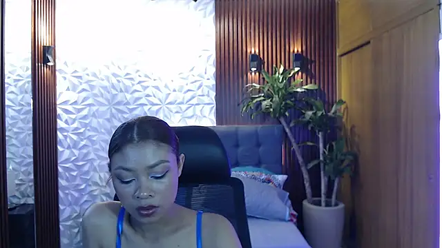 Perla prg online show from January 2025 07:08:01 PM