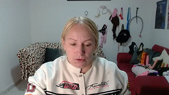 emperabigbootybigass online show from March 2026 12:27:02 PM