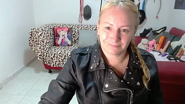 emperabigbootybigass online show from April 2026 12:39:01 PM