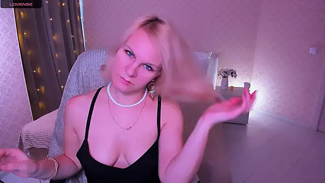 Louisa Bay online show from January 2025 07:51:02 AM