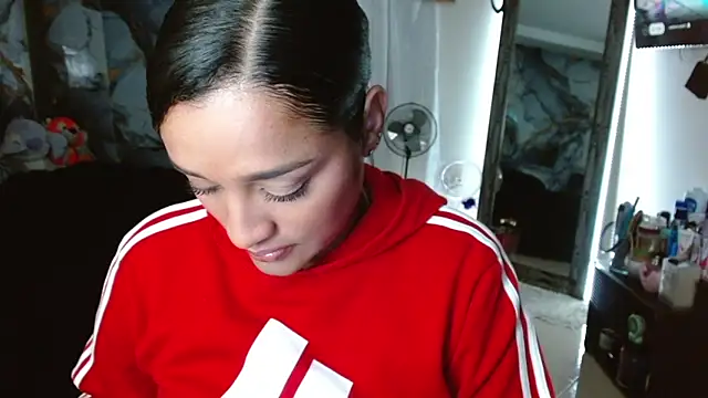 Snapshot of KatalinnaBrown chatting on November 2025 11:32:01 AM KatalinnaBrown online show from November 2025 11:32:01 AM