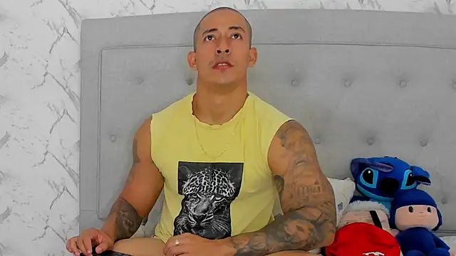 luigiferrara online show from November 2025 09:59:01 PM