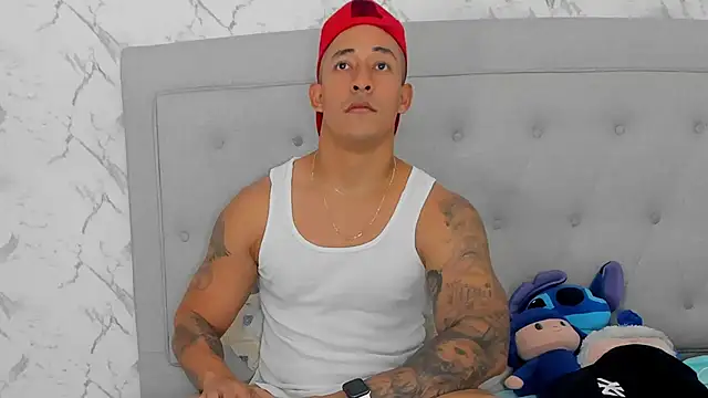 luigiferrara online show from November 2025 10:01:01 PM