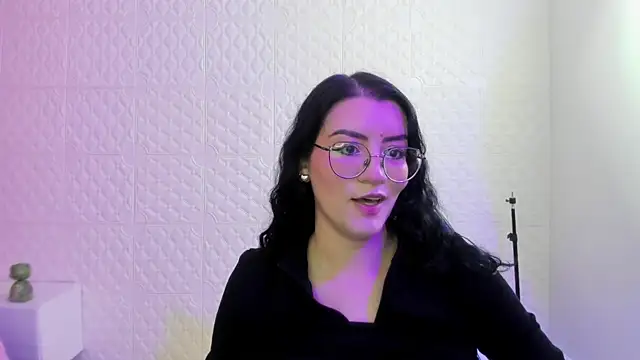 Snapshot of Violetaa_diazz chatting on May 2026 09:23:02 PM Violetaa diazz online show from May 2026 09:23:02 PM