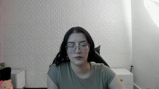 Snapshot of Violetaa_diazz chatting on June 2026 08:46:01 PM Violetaa diazz online show from June 2026 08:46:01 PM