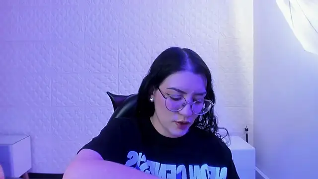 Snapshot of Violetaa_diazz chatting on July 2026 08:41:01 PM Violetaa diazz online show from July 2026 08:41:01 PM