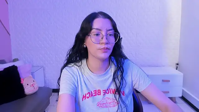 Snapshot of Violetaa_diazz chatting on July 2026 08:45:02 PM Violetaa diazz online show from July 2026 08:45:02 PM