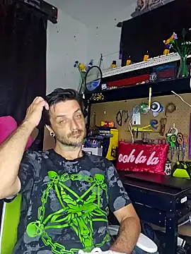 Snapshot of titclitcmndr chatting on February 2025 12:58:02 AM titclitcmndr online show from February 2025 12:58:02 AM