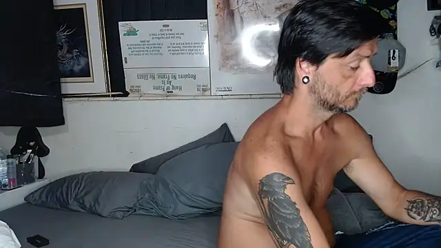 Snapshot of titclitcmndr chatting on February 2025 12:05:01 AM titclitcmndr online show from February 2025 12:05:01 AM