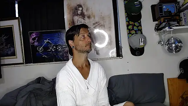 Snapshot of titclitcmndr chatting on February 2025 01:00:02 PM titclitcmndr online show from February 2025 01:00:02 PM