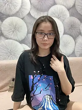 Milka23 online show from March 2025 10:13:02 PM