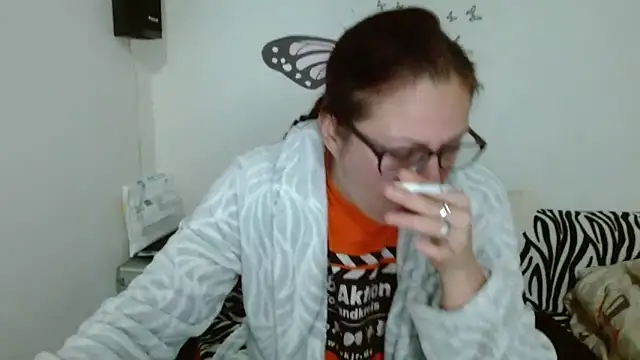 LadyHellene online show from February 2026 05:24:01 AM