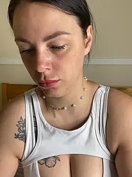 Snapshot of Lola_Hale chatting on June 2026 07:22:01 AM Lola Hale online show from June 2026 07:22:01 AM