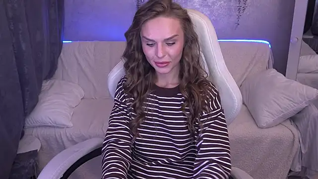 KiraGrayy online show from November 2025 01:45:01 PM