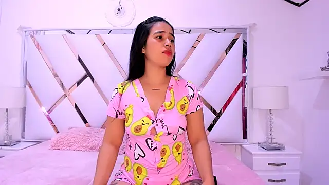 Snapshot of naughty__sara chatting on February 2025 11:18:02 AM naughty  sara online show from February 2025 11:18:02 AM