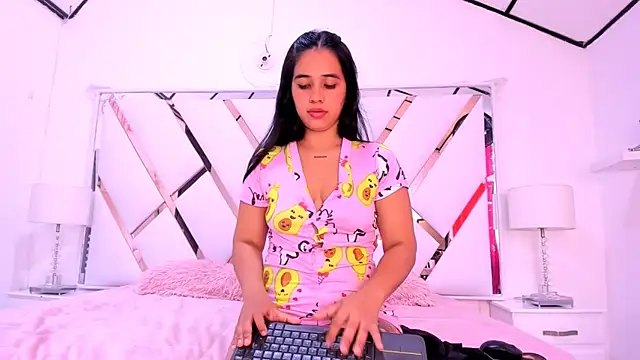 Snapshot of naughty__sara chatting on February 2025 02:21:01 PM naughty  sara online show from February 2025 02:21:01 PM