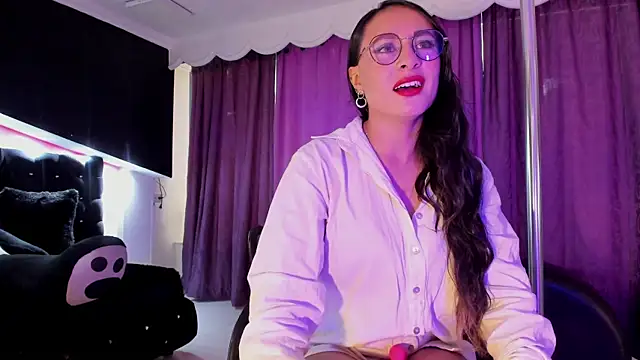 Snapshot of Coral_Gibson chatting on June 2026 12:20:01 PM Coral Gibson online show from June 2026 12:20:01 PM