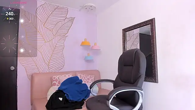 GiaFu online show from March 2025 06:22:02 PM