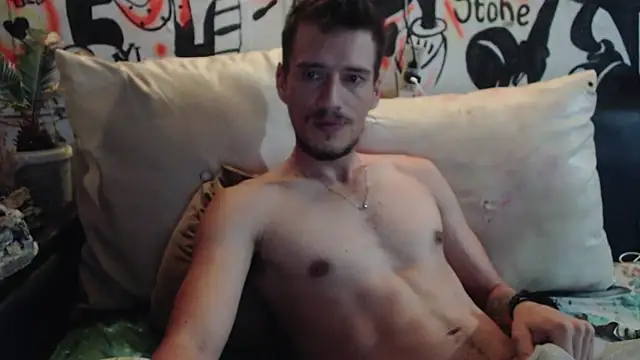 roystonee01 online show from October 2025 10:27:02 AM