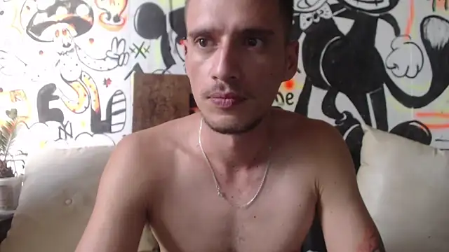 roystonee01 online show from November 2025 11:19:01 AM