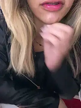 Carolinen online show from January 2025 03:44:01 AM