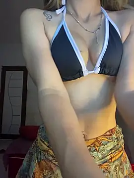 Carolinen online show from September 2025 09:52:02 PM