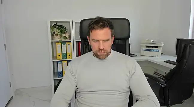 Snapshot of John-E-Dough chatting on December 2024 08:41:01 AM John-E-Dough online show from December 2024 08:41:01 AM