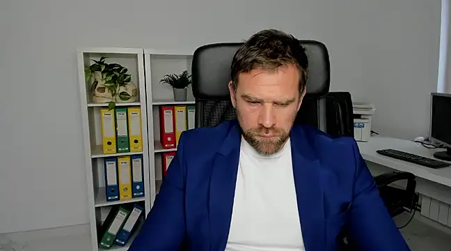 Snapshot of John-E-Dough chatting on December 2024 08:47:01 AM John-E-Dough online show from December 2024 08:47:01 AM