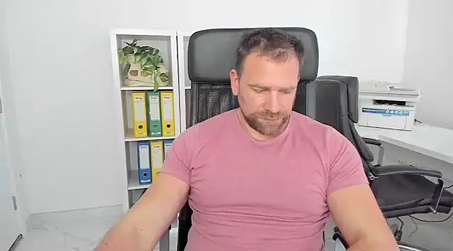 Snapshot of John-E-Dough chatting on January 2025 07:52:02 AM John-E-Dough online show from January 2025 07:52:02 AM