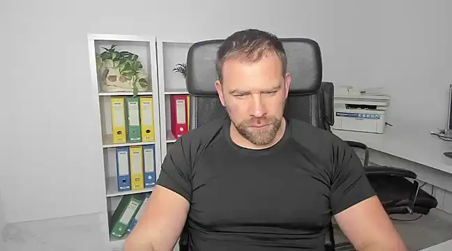 Snapshot of John-E-Dough chatting on January 2025 05:31:01 AM John-E-Dough online show from January 2025 05:31:01 AM