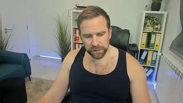 Snapshot of John-E-Dough chatting on December 2025 08:52:02 AM John-E-Dough online show from December 2025 08:52:02 AM