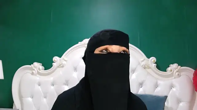 Snapshot of Hajar_Kar chatting on February 2025 05:48:02 AM Hajar Kar online show from February 2025 05:48:02 AM