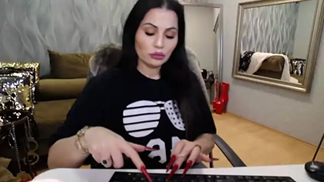 Sara Poison online show from April 2026 03:05:01 AM