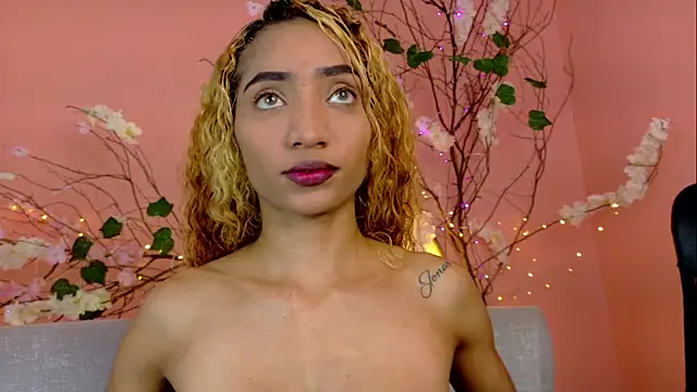 Charlotte Love10 online show from November 2025 10:41:02 PM