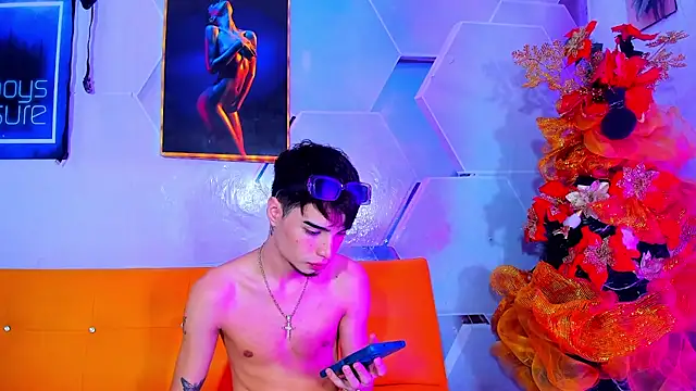 little alex01 online show from December 2024 03:06:01 PM