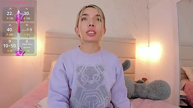 Mollymoon1 online show from December 2025 07:44:01 PM