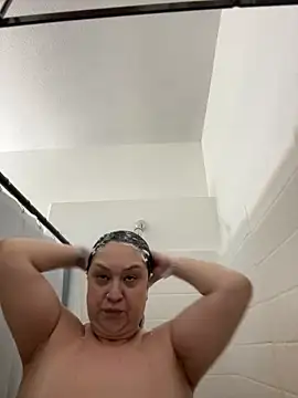 AlyssiaAmoreXO online show from November 2025 02:40:02 PM