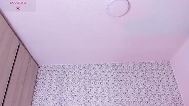 Sarajonnes online show from November 2025 04:06:01 PM