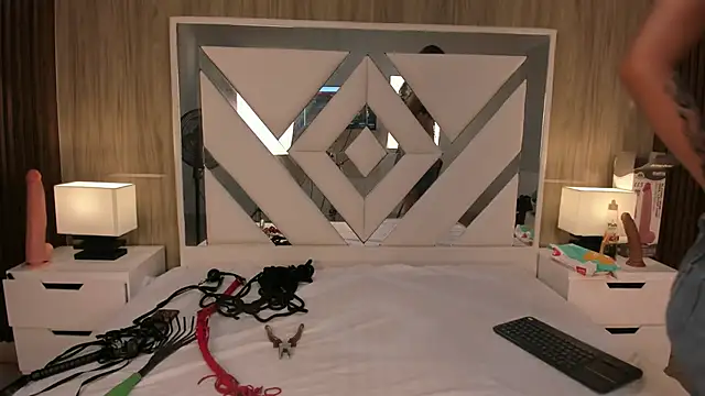 ValentinaThomas online show from October 2025 07:12:02 PM