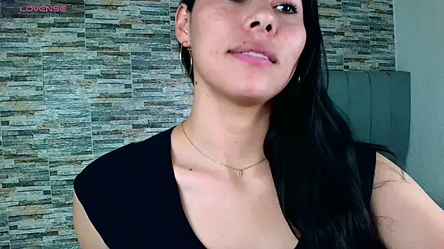 Snapshot of _joy_yva chatting on January 2025 04:45:01 PM joy yva online show from January 2025 04:45:01 PM