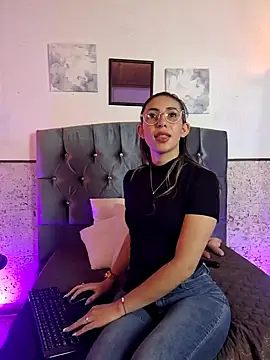 Snapshot of Scarlett_Khan chatting on January 2025 12:38:01 AM Scarlett Khan online show from January 2025 12:38:01 AM