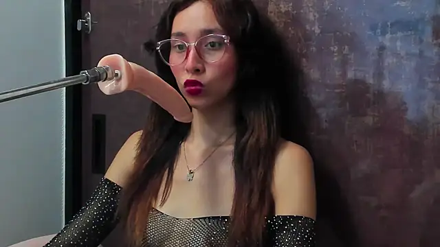 doll bella  online show from February 2025 08:00:01 PM